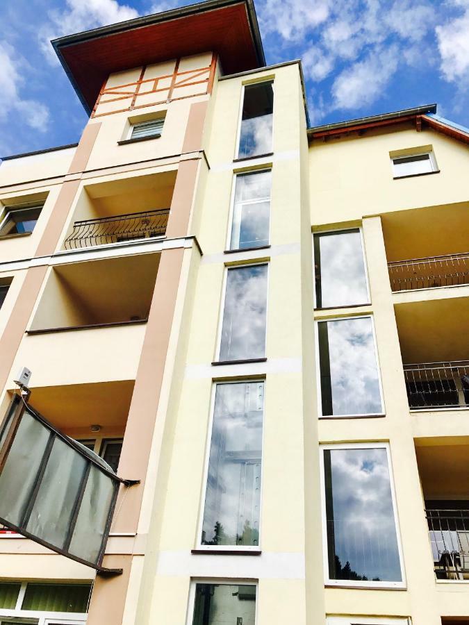 Apartamenty Platinum Лукенцин Экстерьер фото